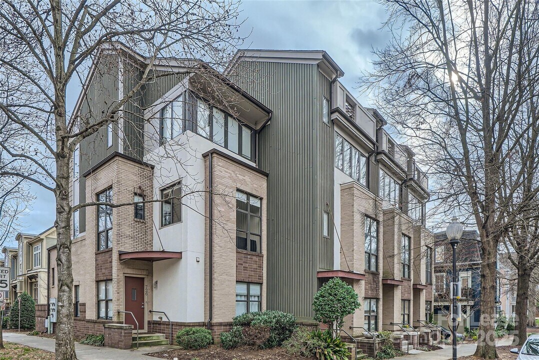 716 N Alexander St in Charlotte, NC - Building Photo