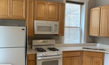 835 N Damen Ave, Unit 1 R in Chicago, IL - Building Photo - Building Photo
