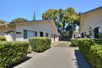 440 N Rengstorff Ave in Mountain View, CA - Building Photo - Building Photo