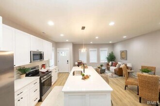 306 N Jefferson St in Bloomington, IN - Building Photo - Building Photo