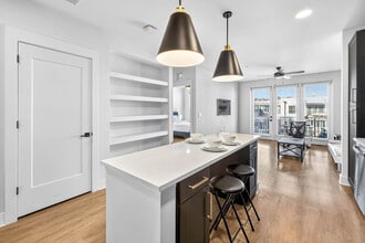 1116 Gramercy Ln-Unit -ID1317854P in Tampa, FL - Foto de edificio - Building Photo