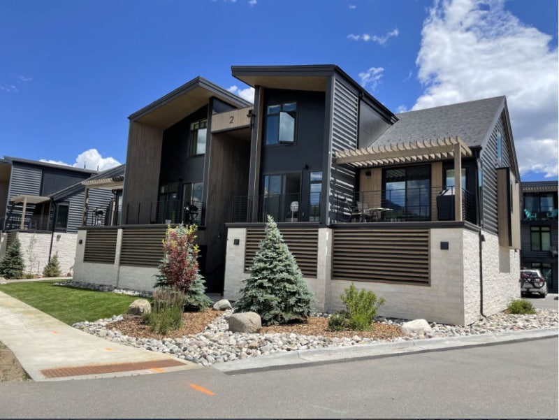 930 Blue River Pkwy-Unit -2D in Silverthorne, CO - Building Photo