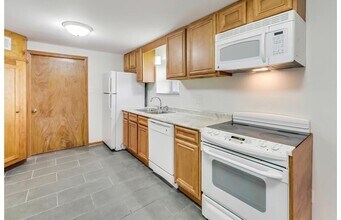 4988 N Elston Ave-Unit -G in Chicago, IL - Building Photo - Building Photo