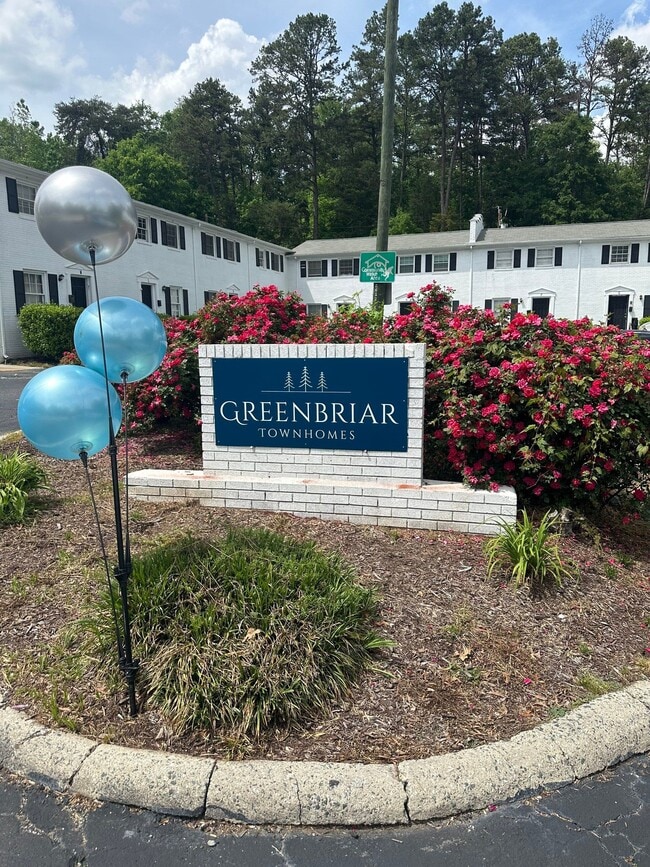 Myers Pointe in Greensboro, NC - Foto de edificio - Building Photo