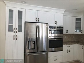 5911 NE 22nd Way in Fort Lauderdale, FL - Building Photo - Building Photo