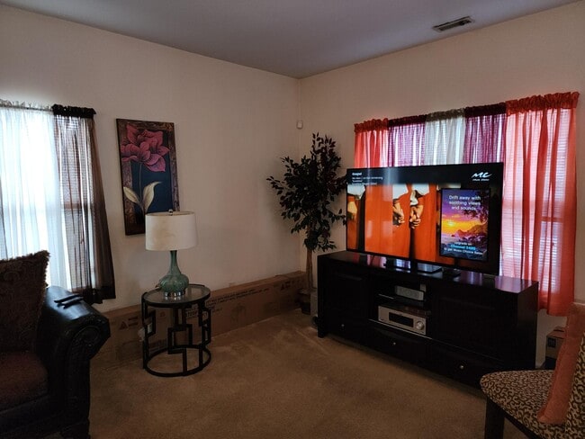 1725 TW Alexander Dr in Durham, NC - Building Photo - Building Photo