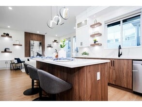 14742-1462A 62 A Ave in Surrey, BC - Building Photo - Building Photo