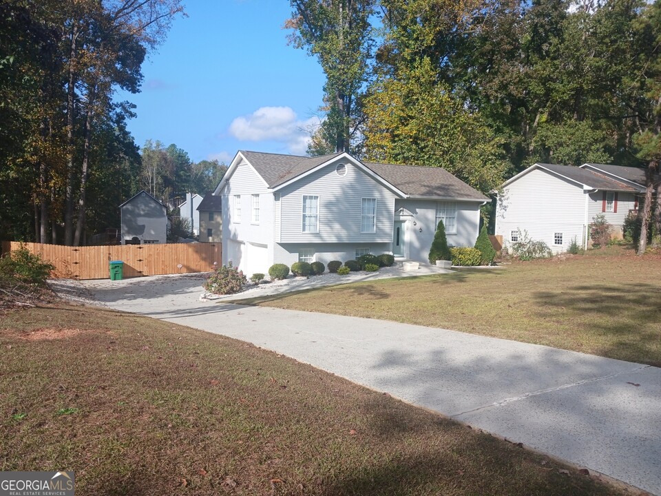 4189 White Rd SW in Snellville, GA - Building Photo