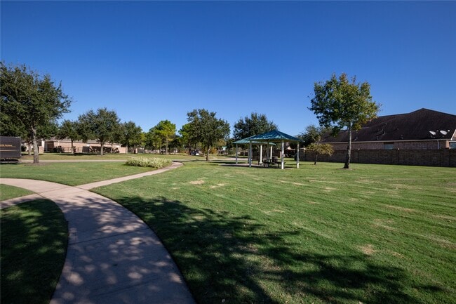 property at 3304 Trail Hollow Dr