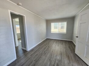 6637 Oasis Ave in Twentynine Palms, CA - Foto de edificio - Building Photo