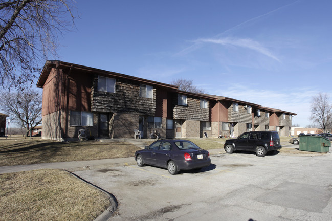 Twin City Apartments in Council Bluffs, IA - Building Photo - Building Photo