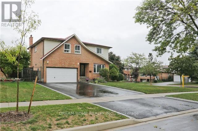 2425 Carlanne Pl in Mississauga, ON - Building Photo - Building Photo