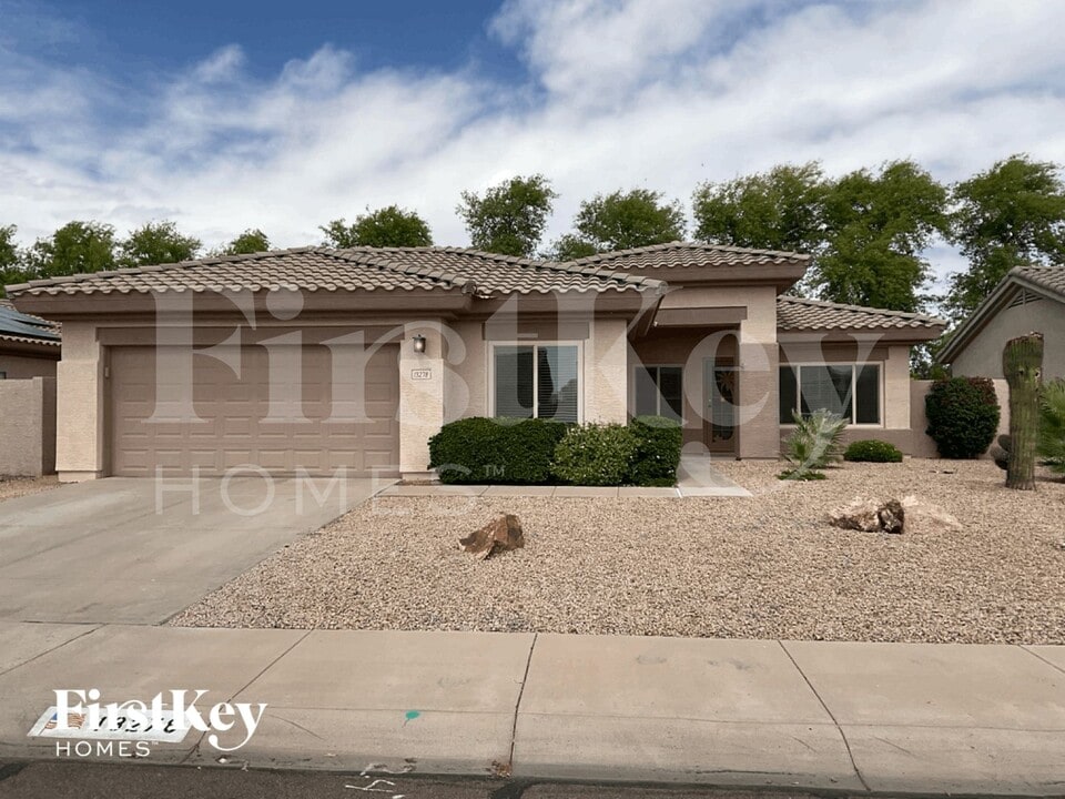 13278 W Edgemont Ave, Unit 1005 in Goodyear, AZ - Building Photo