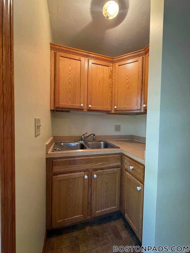 45 Elm St in Webster, MA - Building Photo - Building Photo