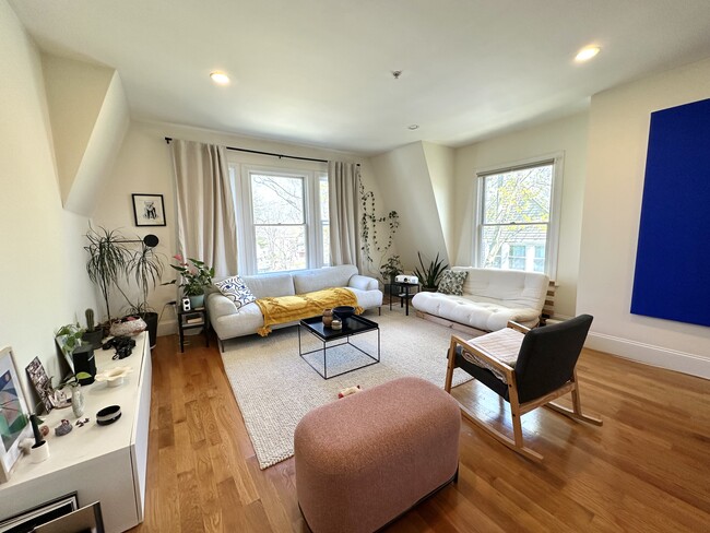 10 Selkirk Rd, Unit 3 in Boston, MA - Building Photo - Building Photo
