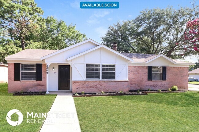 property at 4000 School Hill Cir