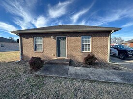 125 Rocky Rd in Lebanon, TN - Building Photo