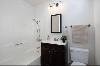 5022 Rebel Rd in San Diego, CA - Building Photo - Building Photo