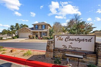 11 White Magnolia Cir in Lakeway, TX - Building Photo - Building Photo