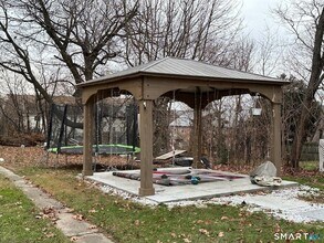 70 Hawthorne St in Bridgeport, CT - Foto de edificio - Building Photo