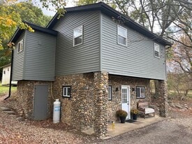 2539 OH-60 in Loudonville, OH - Building Photo