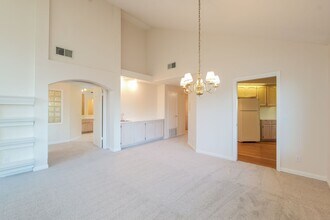 2114 Stonefield Ln in Santa Rosa, CA - Building Photo - Building Photo