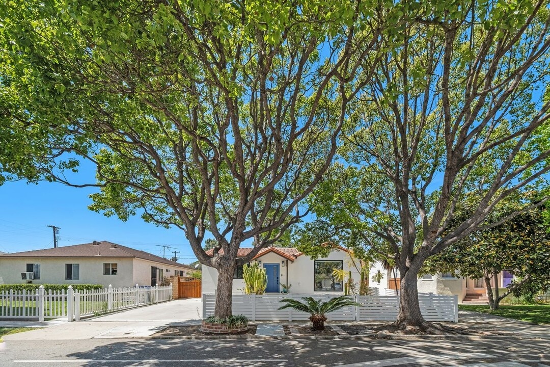 3635 Wesley St in Culver City, CA - Building Photo