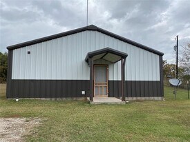 1577 Co Rd 4757 in Boyd, TX - Building Photo