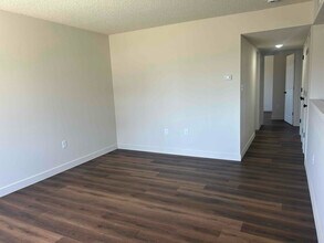 215 S Blankenship Rd-Unit -7 in Udall, KS - Building Photo - Building Photo