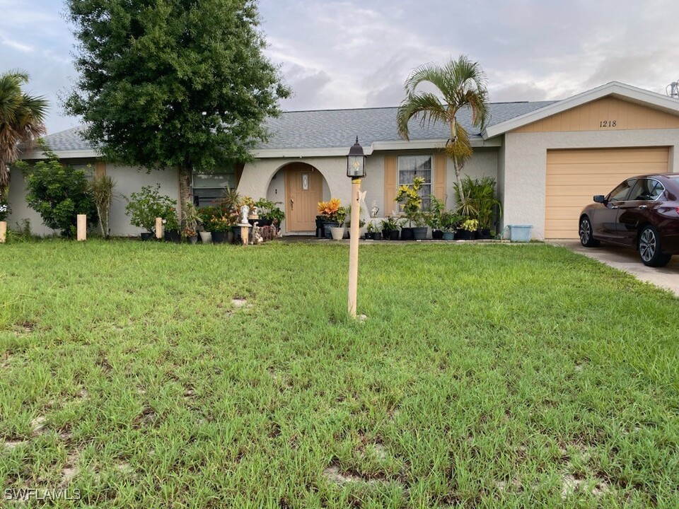 1218 NE 3rd St in Cape Coral, FL - Building Photo