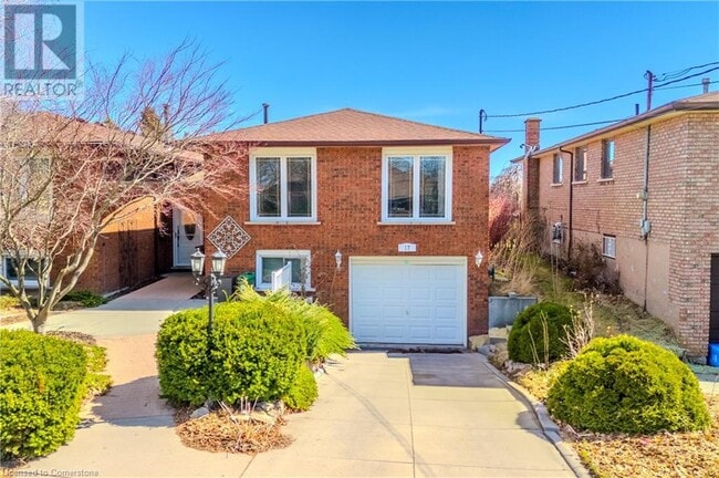 property at 17 Taymall St