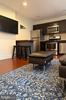 2034 Chestnut St in Philadelphia, PA - Building Photo