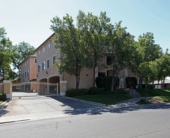 Cabot Cove in Sacramento, CA - Building Photo - Building Photo