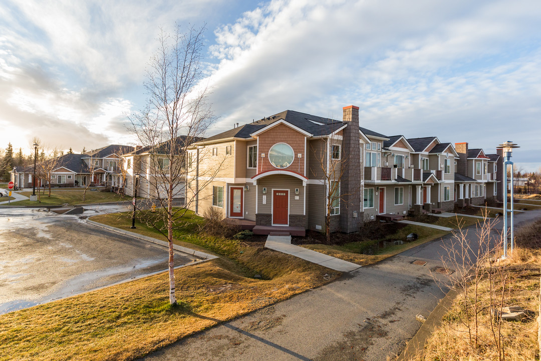 Grass Creek Village in Anchorage, AK - Foto de edificio