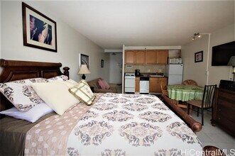 364 Seaside Ave in Honolulu, HI - Building Photo - Building Photo