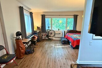 39 Willow St in Boston, MA - Building Photo - Building Photo