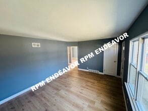 9826 Dennis Dr in St. Louis, MO - Building Photo - Building Photo