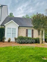 8 Abelia Ct in Greensboro, NC - Building Photo