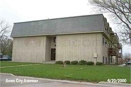 4518 Hutchison in Ames, IA - Building Photo