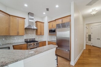 1212 The Plaza in Tenafly, NJ - Building Photo - Building Photo