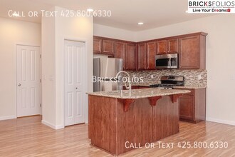 18325 31st Ave SE in Bothell, WA - Building Photo - Building Photo