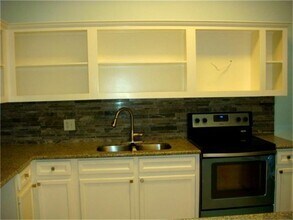 1023 Avenue L-Unit -1 in Galveston, TX - Building Photo - Building Photo