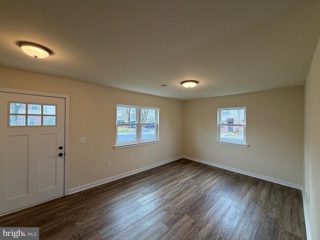 property at 102 Linda Ct N