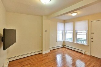 238 Everett St-Unit -F2A in Boston, MA - Building Photo - Building Photo
