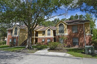 8630 Mallard Reserve Dr in Tampa, FL - Building Photo - Building Photo