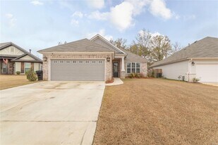 9868 Bluestone Cir in Pike Road, AL - Building Photo