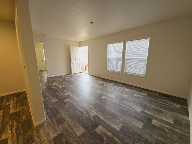 825 N Lamb Blvd in Las Vegas, NV - Foto de edificio