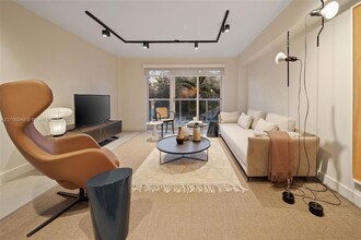 1500 Bay Rd, Unit T-1430 in Miami Beach, FL - Building Photo - Building Photo