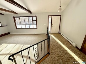 27 White Oak Rd in Shelton, CT - Building Photo - Building Photo