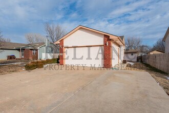 1938 S Chateau St in Wichita, KS - Building Photo - Building Photo